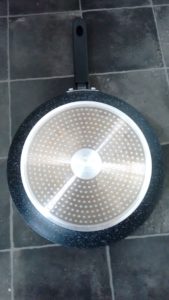 Scoville NeverStick frying pan review - the base stays shiny for longer